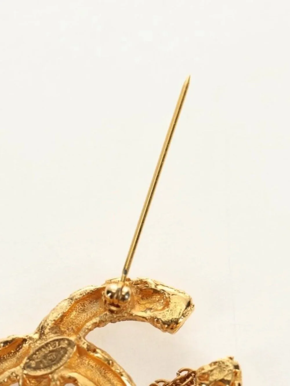 CHANEL CC Fringe Lava Brooch metal Gold CC Auth am11879SM